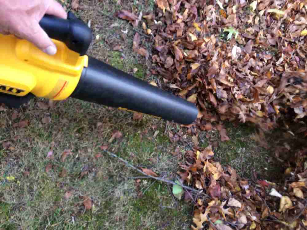 DEWALT DCBL720P1 20V Leaf Blower Review