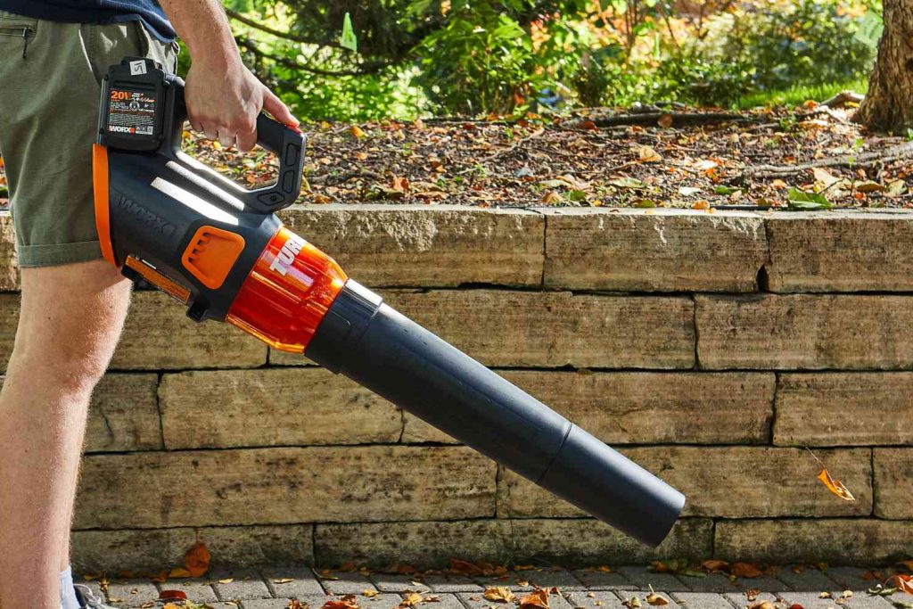 Who Makes Good Leaf Blowers?