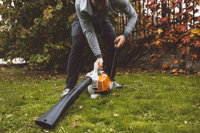 How Do You Start A Gas Leaf Blower?