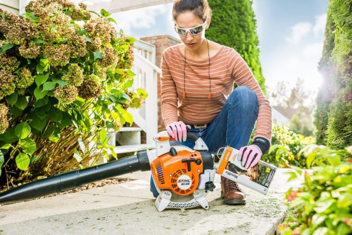 what safety precautions should you take when using a leaf blower 5 scaled