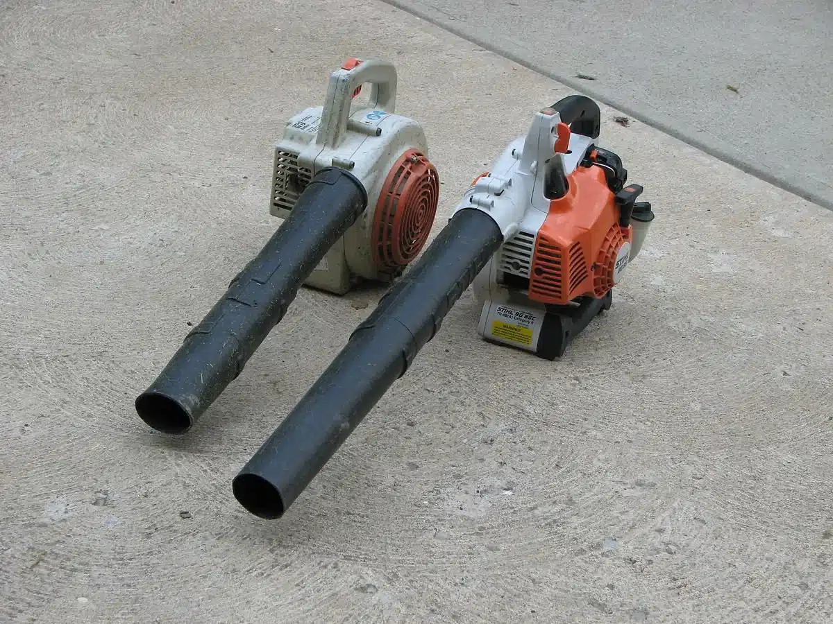 What Causes A Leaf Blower Motor To Seize Up